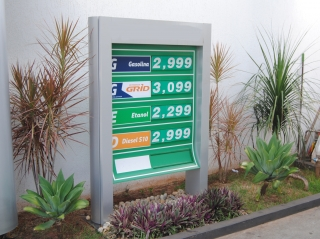 preço combustível BR TL dez 2014.png